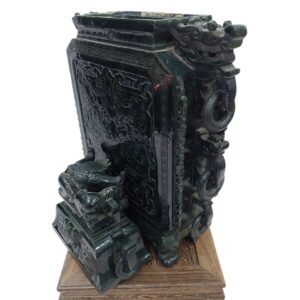 碧玉方泉御制碧玉兽面活环盖瓶  (Imperial System Green Jade Beast-Mask Vase with Loose Rings and Cover)