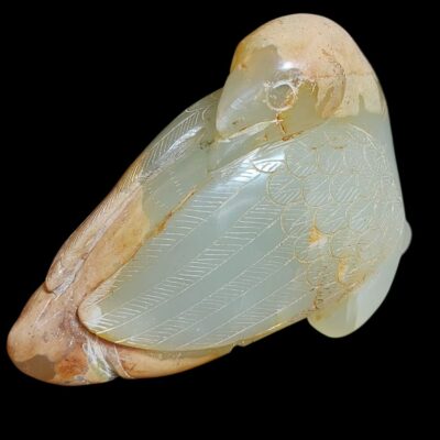 和田玉天鹅雕件  (Hetian Jade Swan Carving)