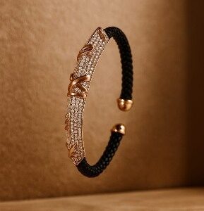 Ceres ~ Uno Flexible Leather Cuff